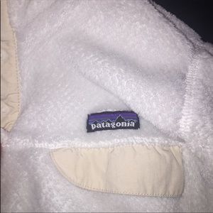 White/ Tan Patagonia Pullover